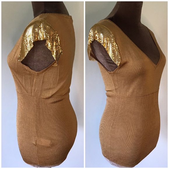 Charlotte Tarantola Going Out Top - Picture 3 of 11